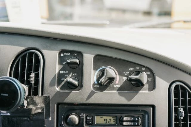 2008 Ford Econoline Van - Image 25 of 31