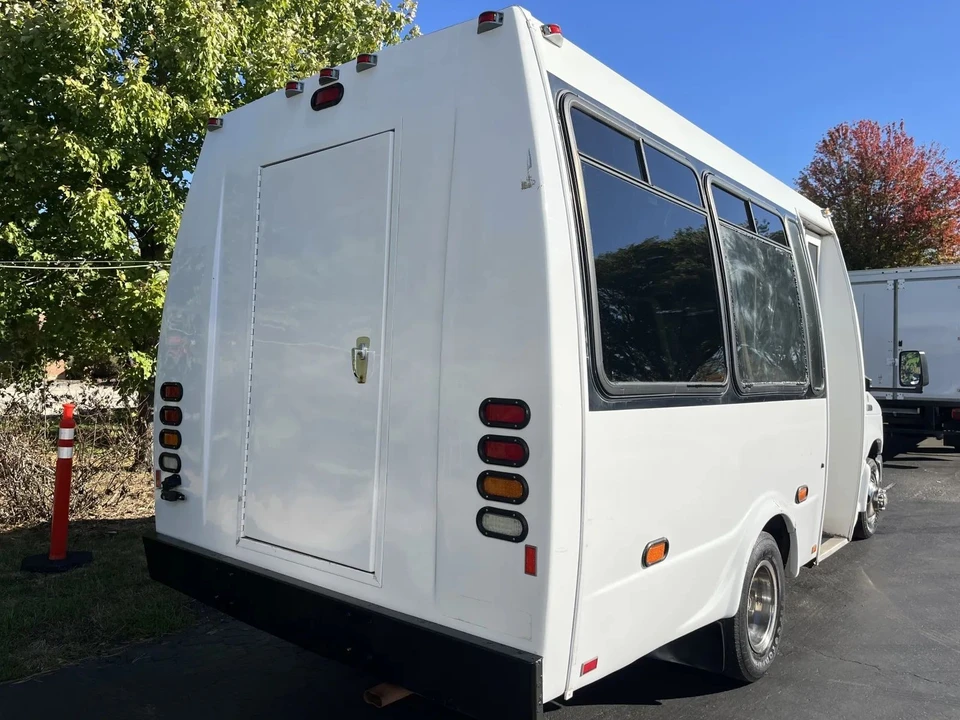 2008 Ford Econoline Van - Image 9 of 12