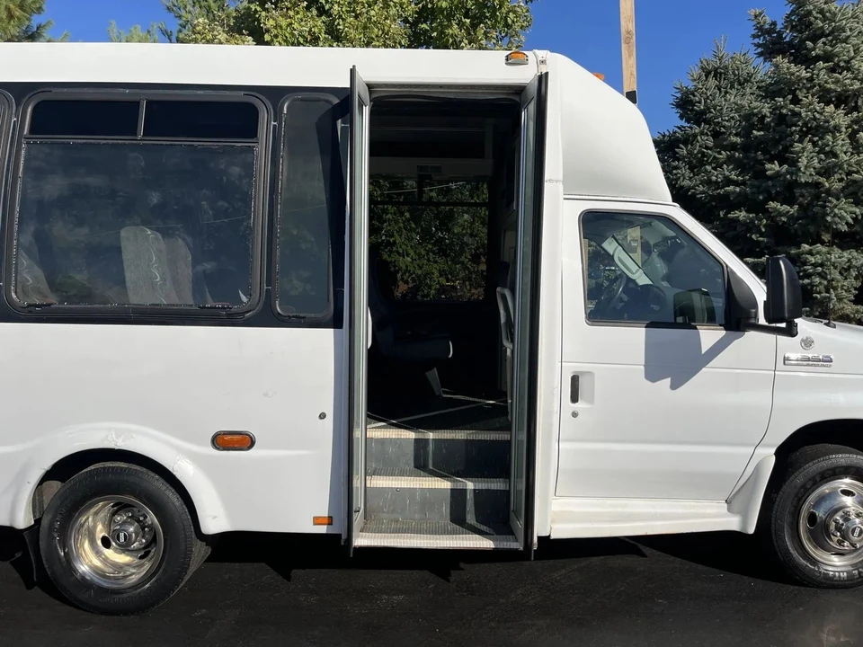 2008 Ford Econoline Van - Image 8 of 12