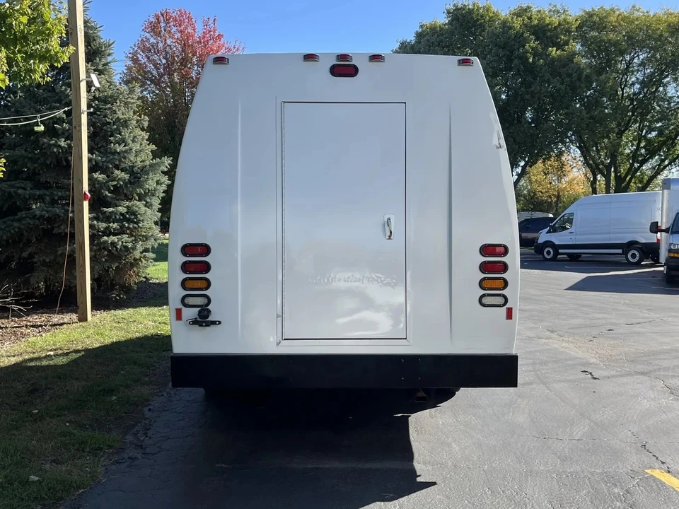2008 Ford Econoline Van - Image 10 of 12