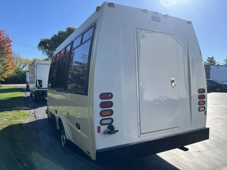 2008 Ford Econoline Van - Image 11 of 12