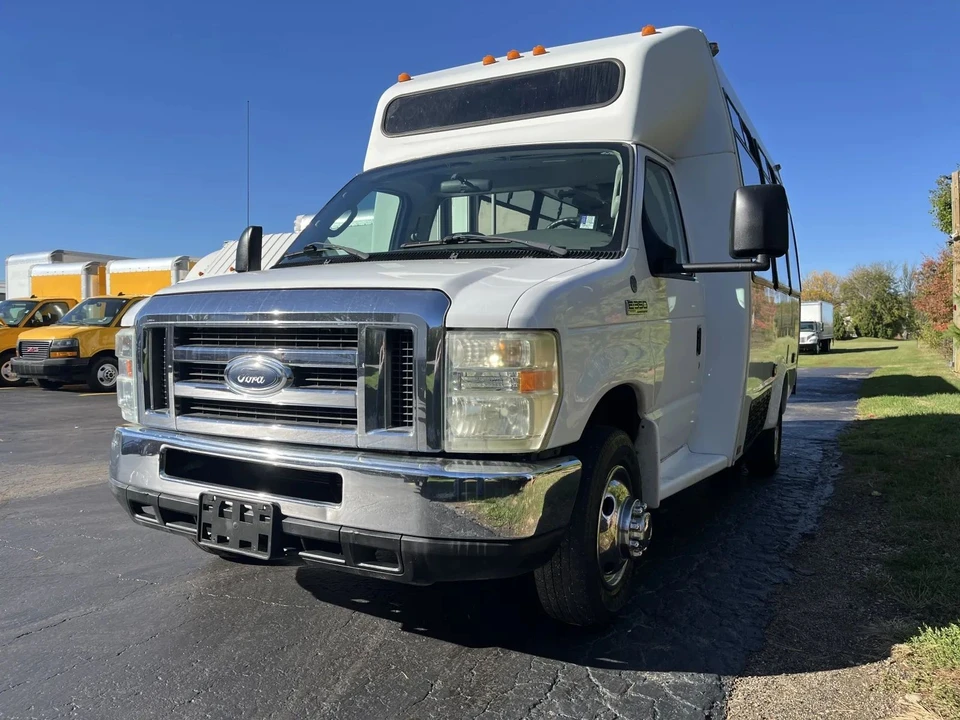2008 Ford Econoline Van - Image 5 of 12
