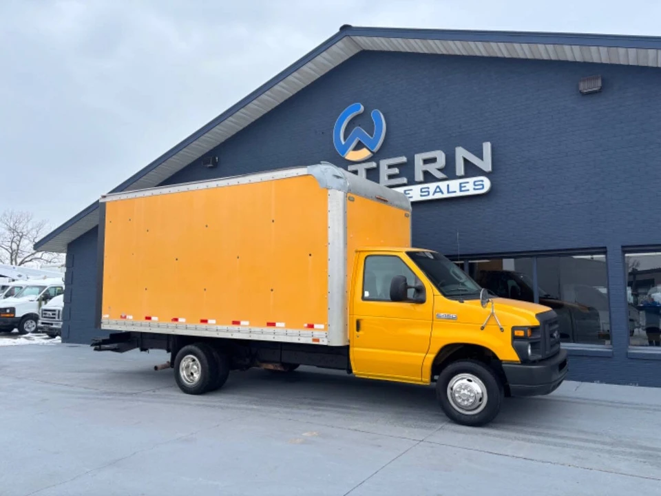 2008 Ford Econoline Van - Image 10 of 12