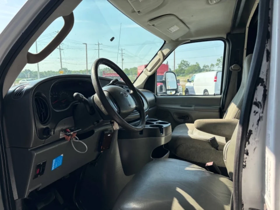 2008 Ford Econoline Van - Image 16 of 19