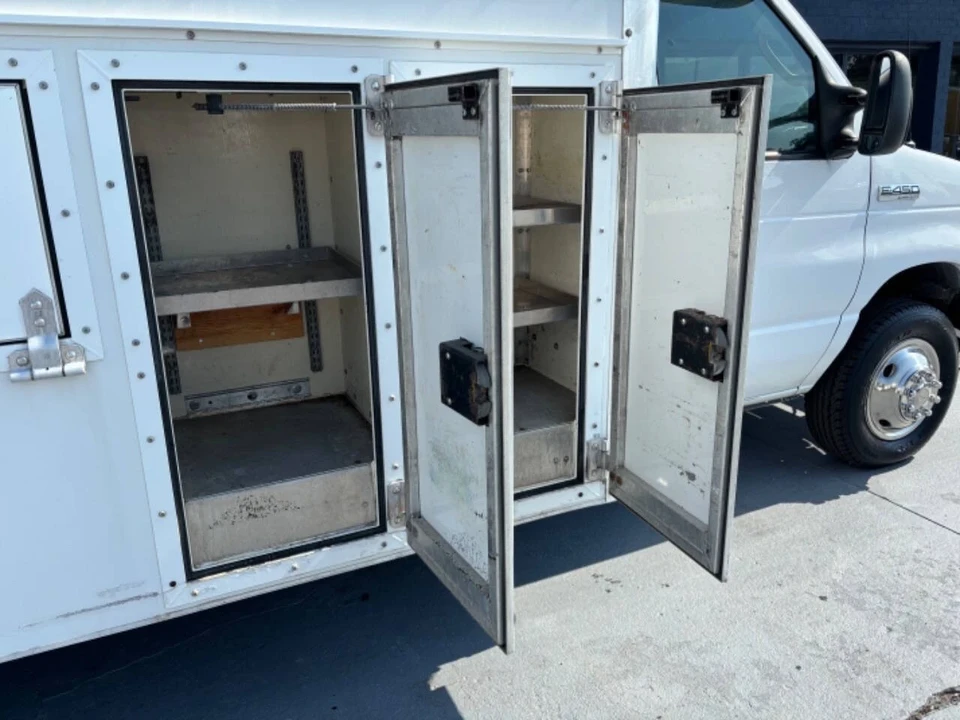2008 Ford Econoline Van - Image 13 of 19