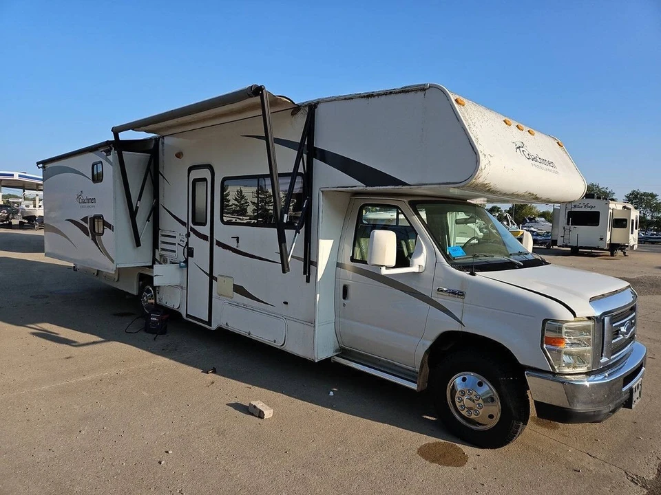 2008 Ford Econoline Van - Image 2 of 11