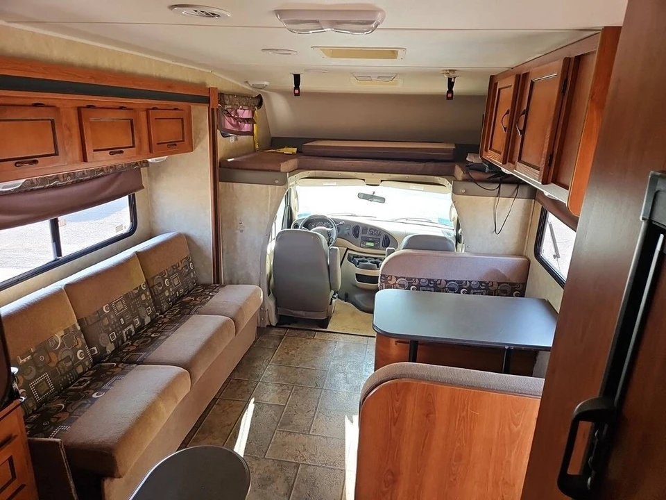 2008 Ford Econoline Van - Image 6 of 11
