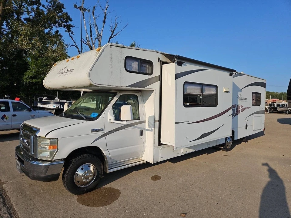 2008 Ford Econoline Van - Image 3 of 11