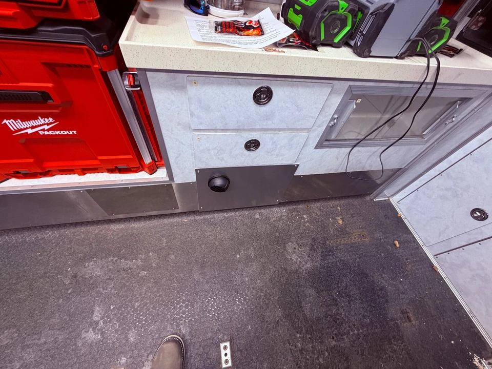 2008 Ford Econoline Van - Image 18 of 21