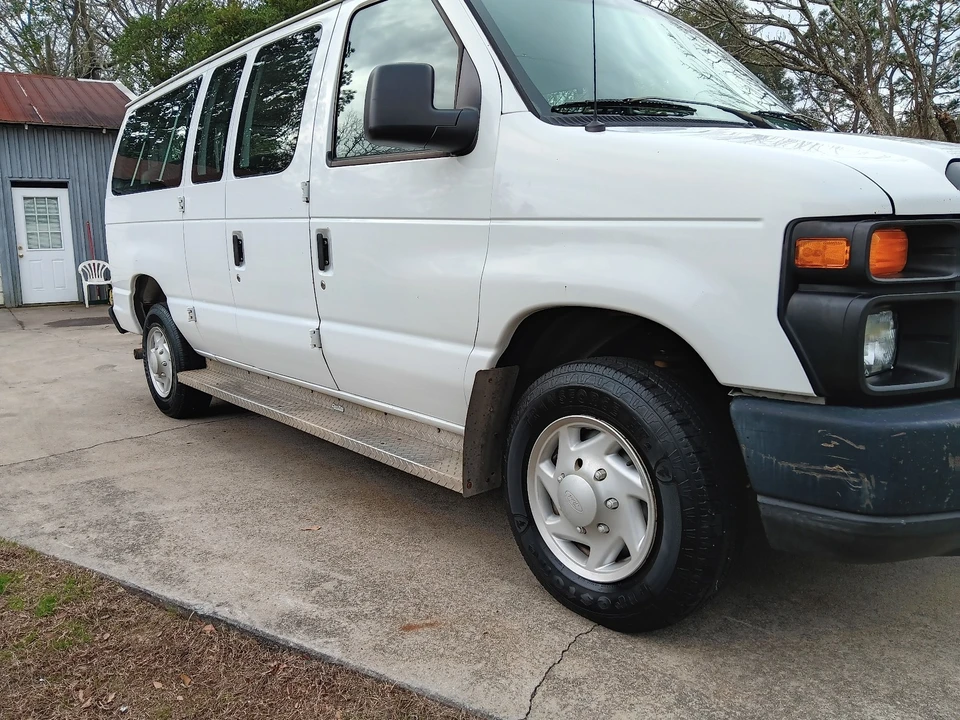 2008 Ford Econoline Van - Image 3 of 14