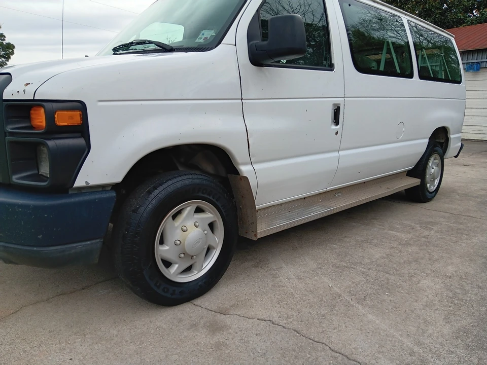 2008 Ford Econoline Van - Image 3 of 16