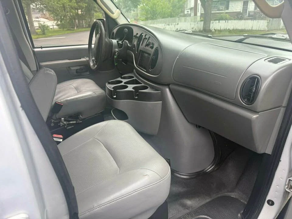 2008 Ford Econoline Van - Image 10 of 20