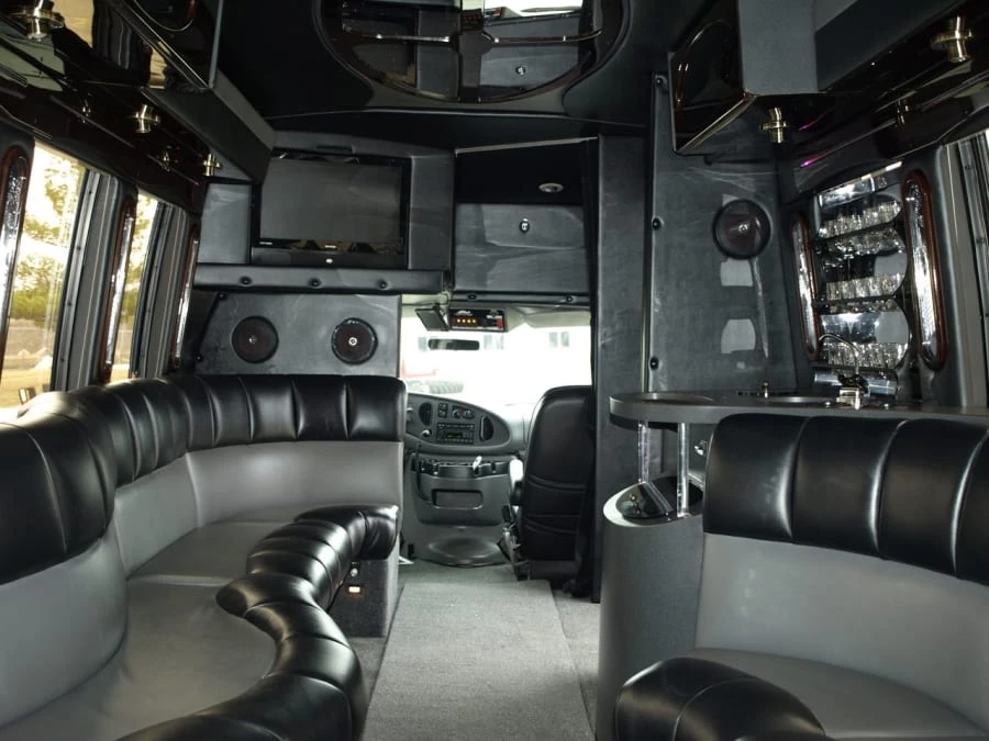 2008 Ford Econoline Van - Image 6 of 8
