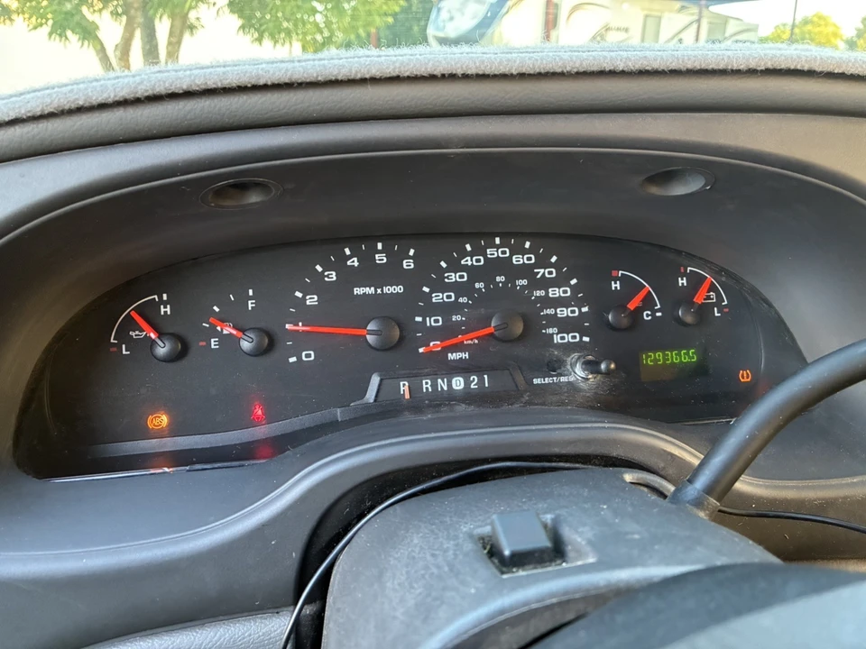 2008 Ford Econoline Van - Image 14 of 25