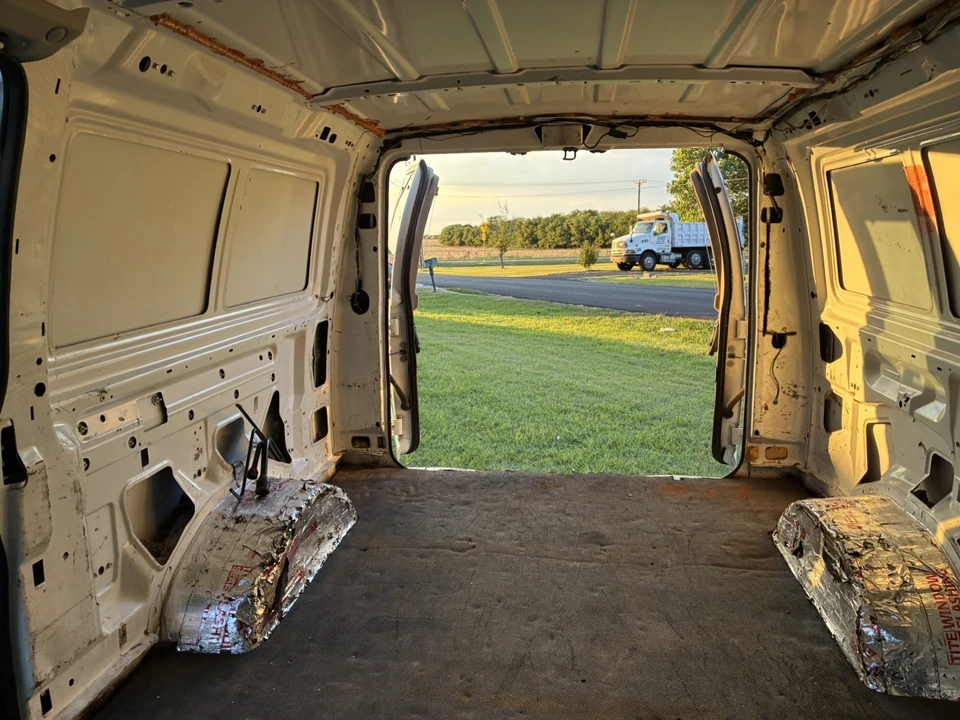 2008 Ford Econoline Van - Image 22 of 25