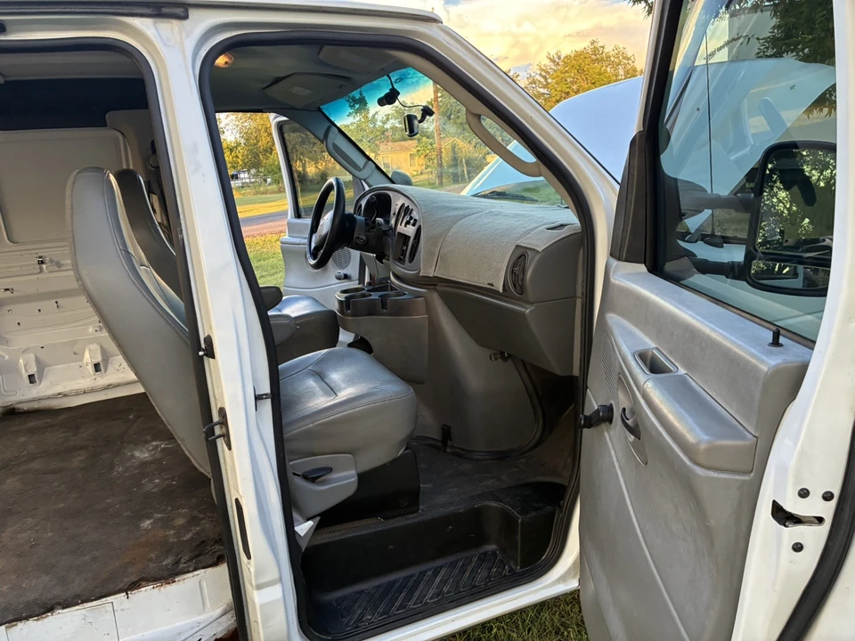 2008 Ford Econoline Van - Image 19 of 25