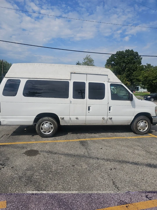2008 Ford Econoline Van - Image 2 of 7