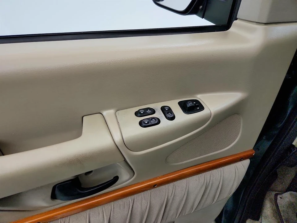 2008 Ford Econoline Van - Image 18 of 21