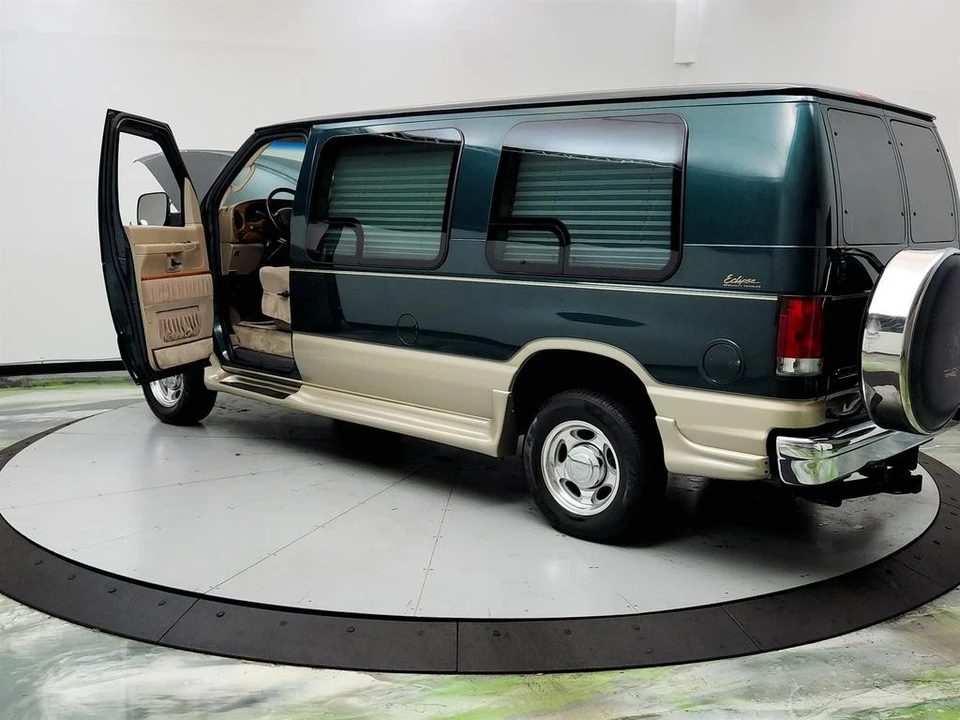 2008 Ford Econoline Van - Image 12 of 21