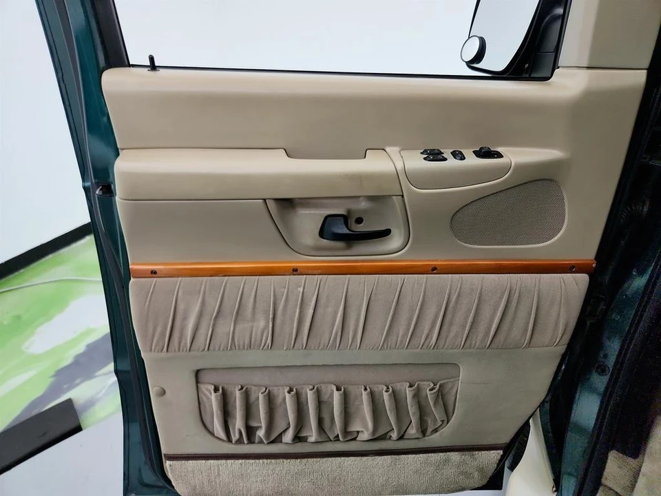 2008 Ford Econoline Van - Image 19 of 21