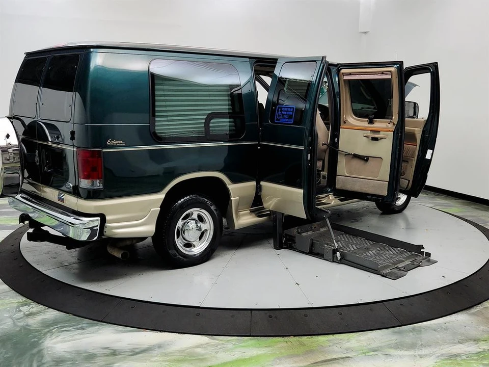 2008 Ford Econoline Van - Image 11 of 21