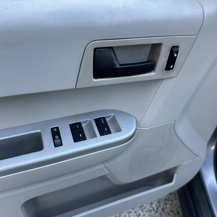 2008 Ford Escape - Image 15 of 21