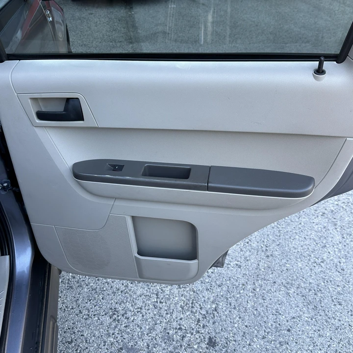 2008 Ford Escape - Image 17 of 21