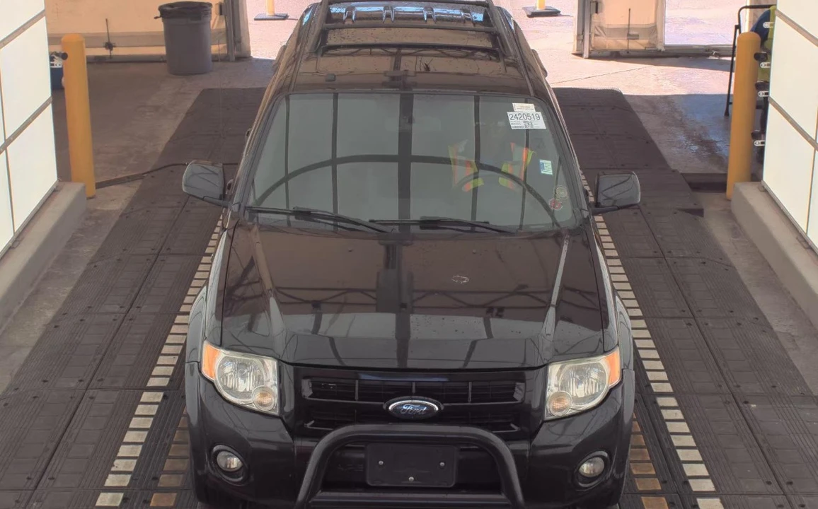 2008 Ford Escape - Image 2 of 17