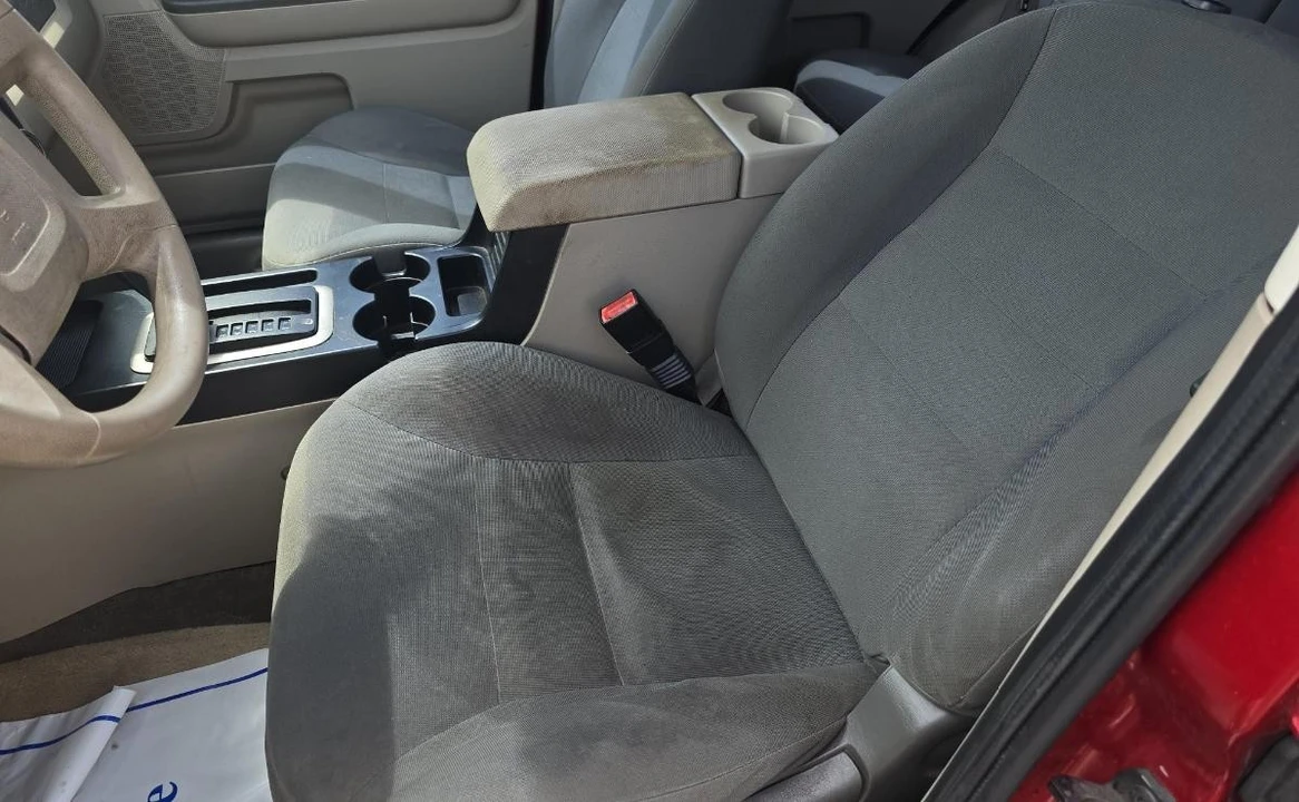 2008 Ford Escape - Image 7 of 9