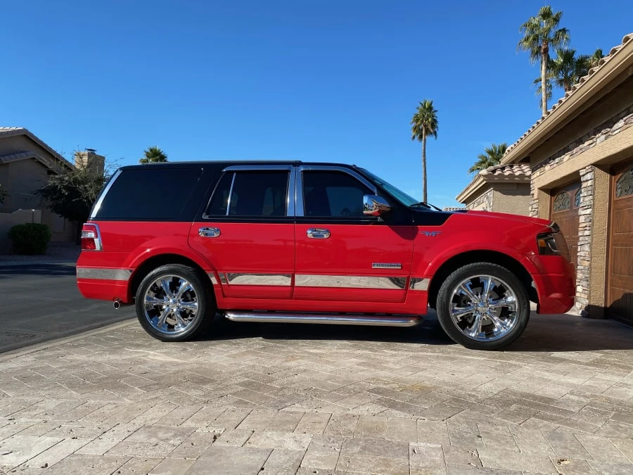 2008 Ford Expedition 3rd Gen - Image 2 of 12