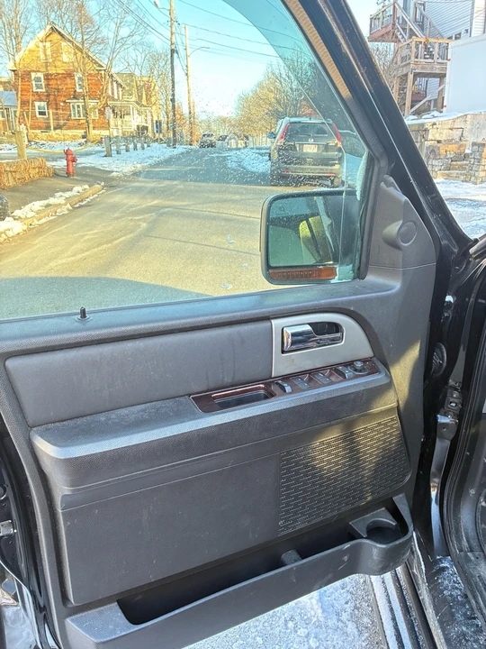 2008 Ford Expedition 3rd Gen - Image 9 of 10