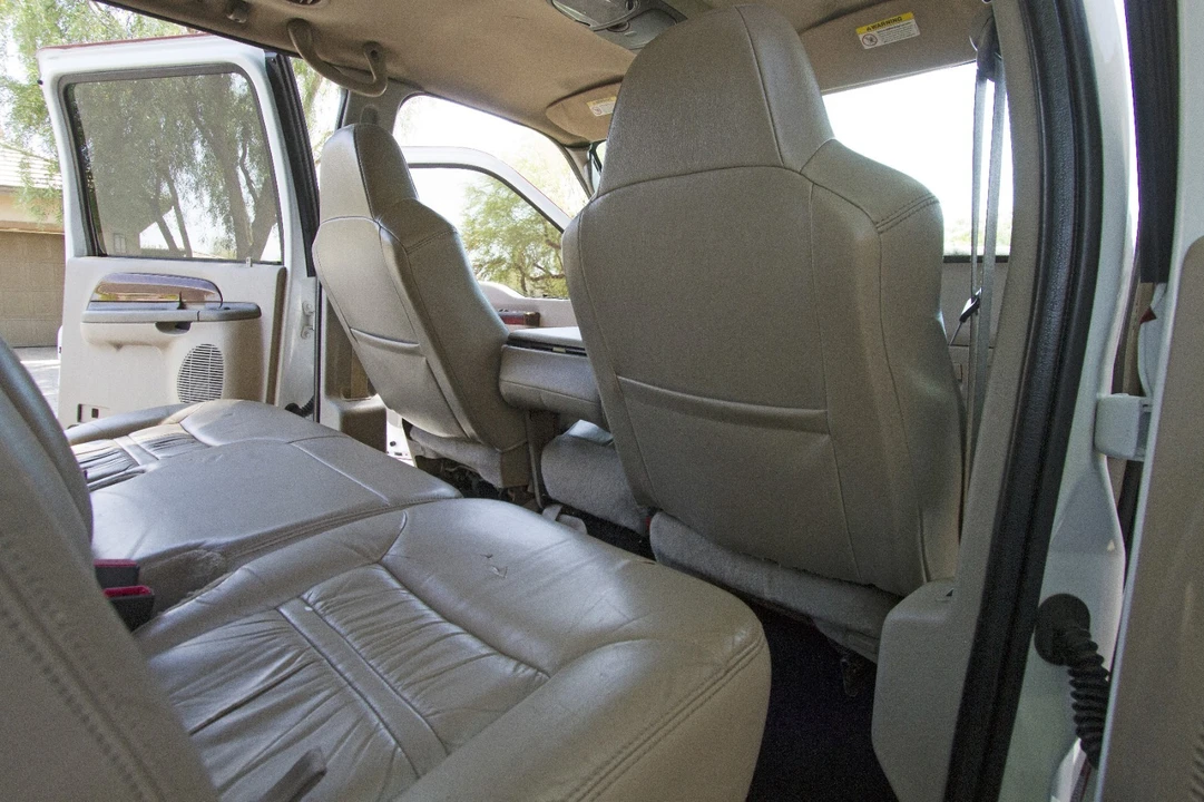 2008 Ford Excursion - Image 10 of 24