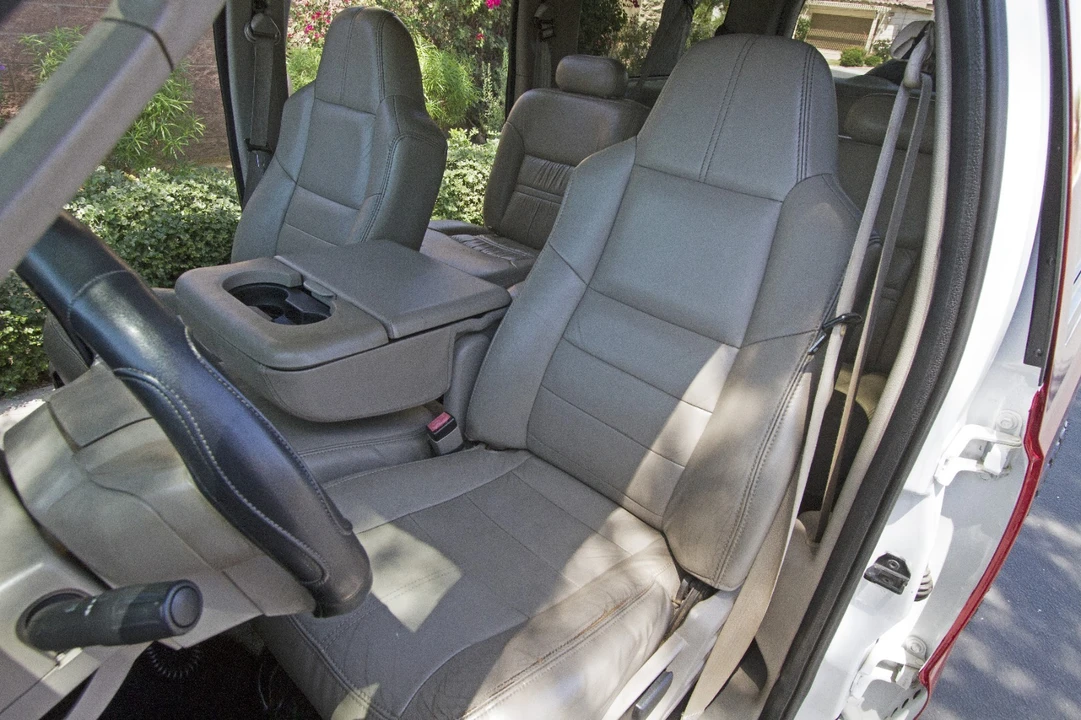 2008 Ford Excursion - Image 8 of 24