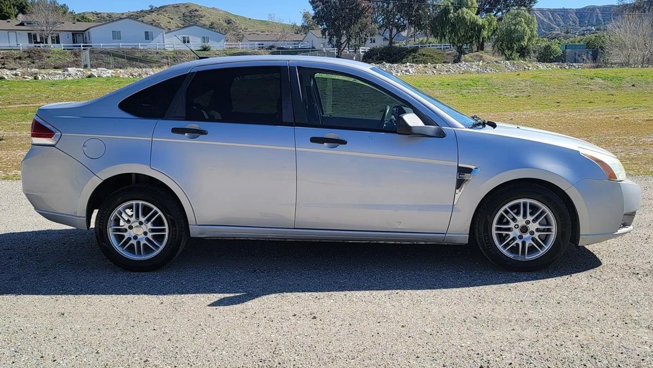 2008 Ford Focus 2nd Gen - Image 13 of 21