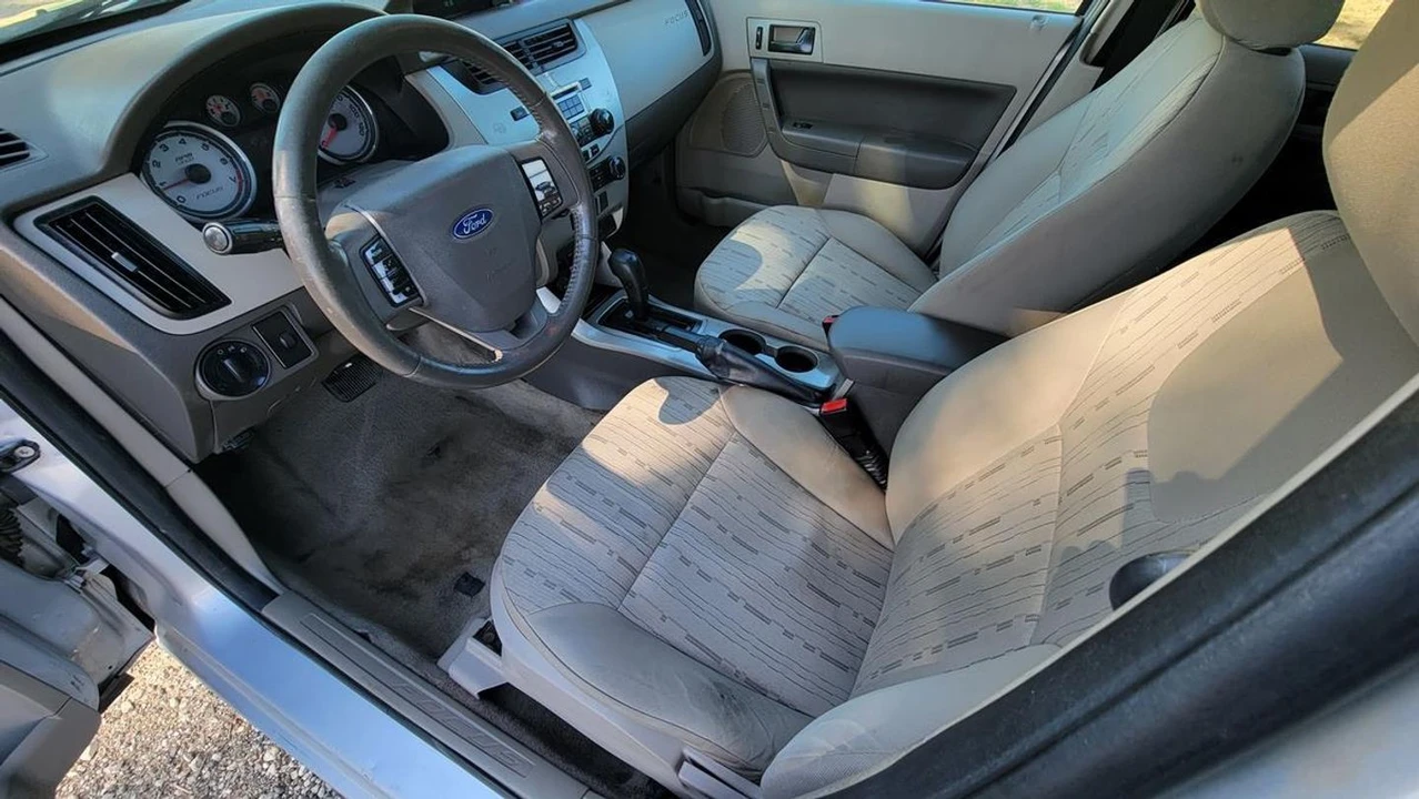 2008 Ford Focus 2nd Gen - Image 9 of 12