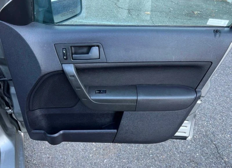 2008 Ford Focus 2nd Gen - Image 9 of 12