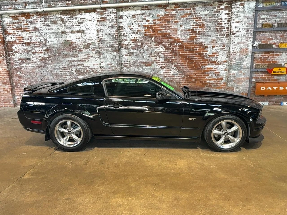 2008 Ford S197 Mustang - Image 2 of 31