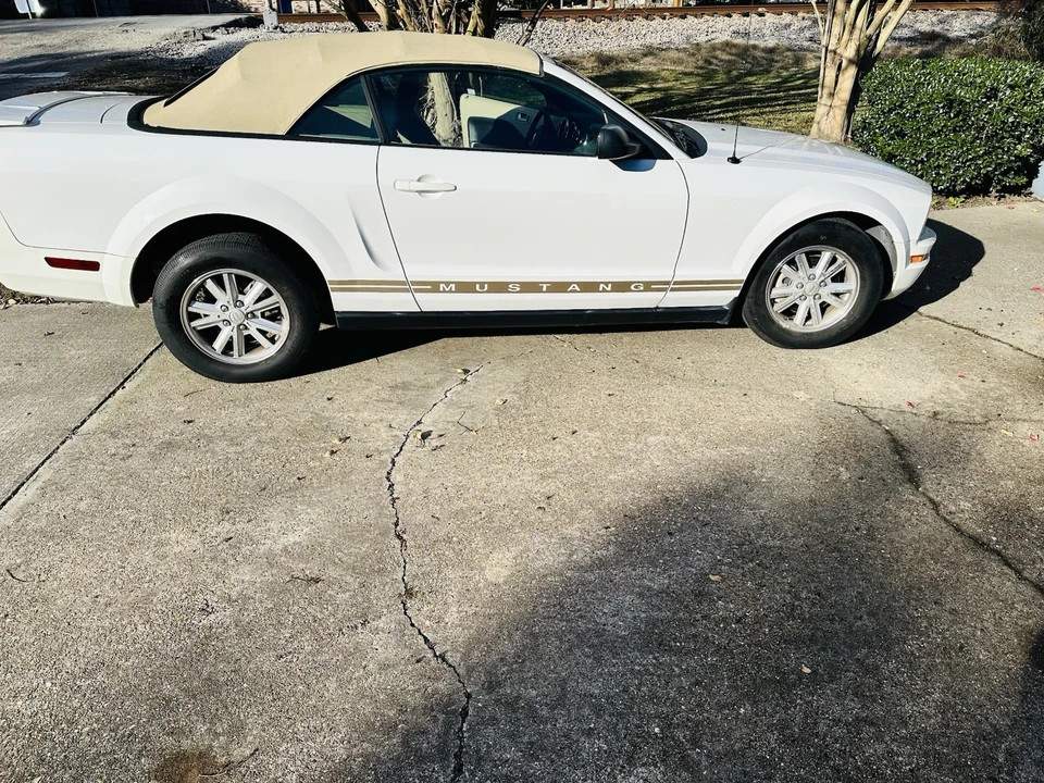 2008 Ford S197 Mustang - Image 2 of 15