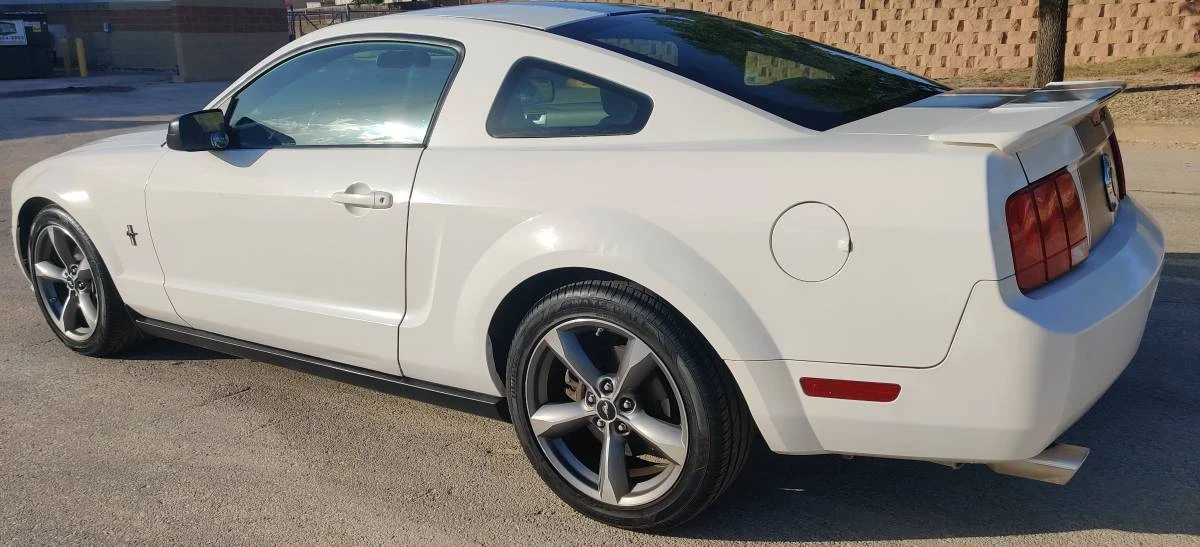 2008 Ford S197 Mustang - Image 16 of 24