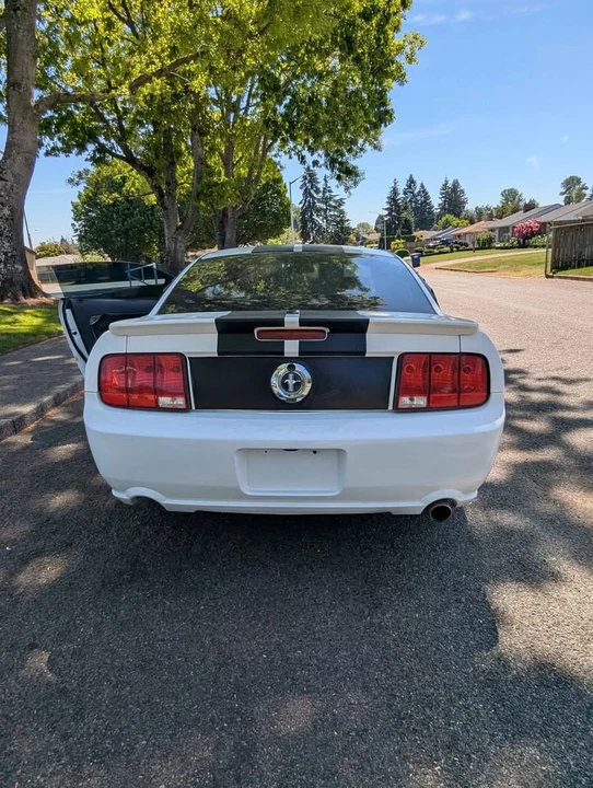 2008 Ford S197 Mustang - Image 2 of 11