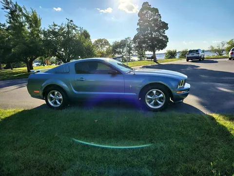 2008 Ford Mustang Deluxe Coupe 2D