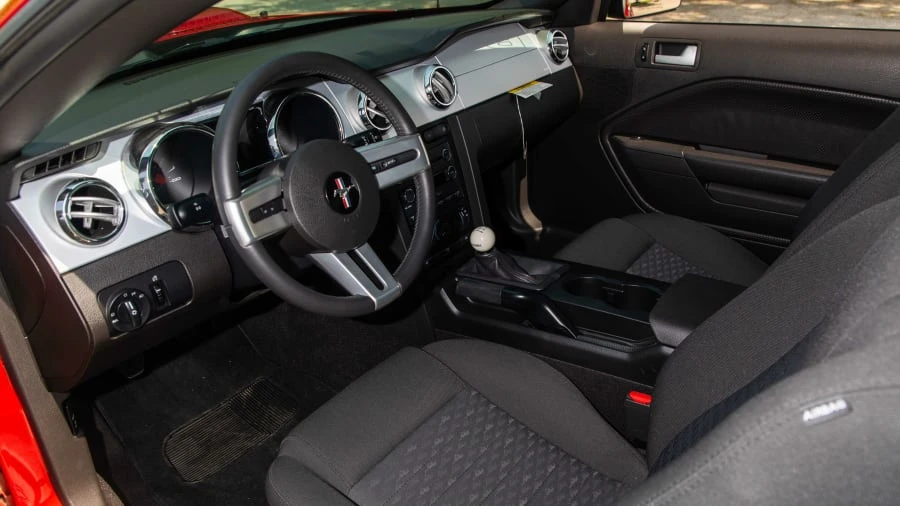 2008 Ford S197 Mustang - Image 4 of 12