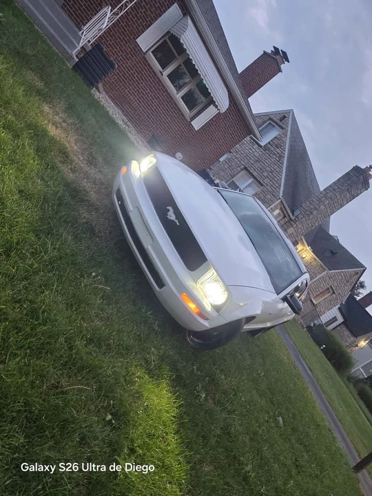2008 Ford S197 Mustang - Image 2 of 11