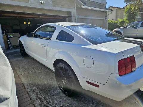 2008 Ford Mustang V6 Coupe 2D