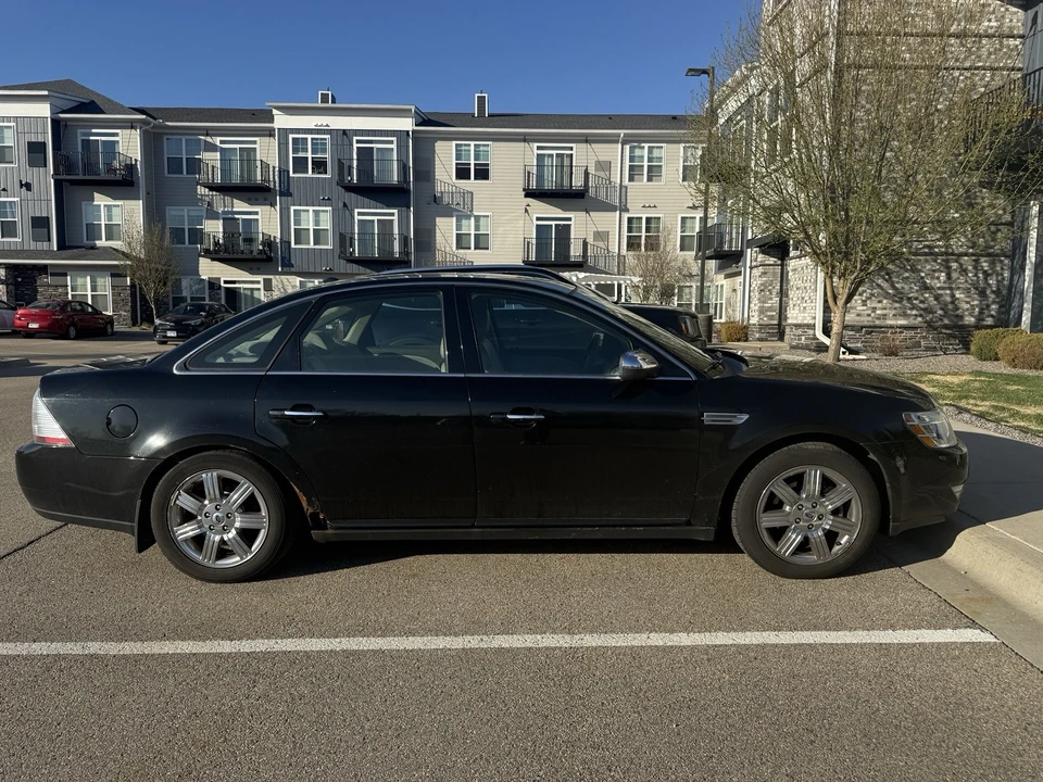 2008 Ford Taurus 5th Gen - Image 4 of 7