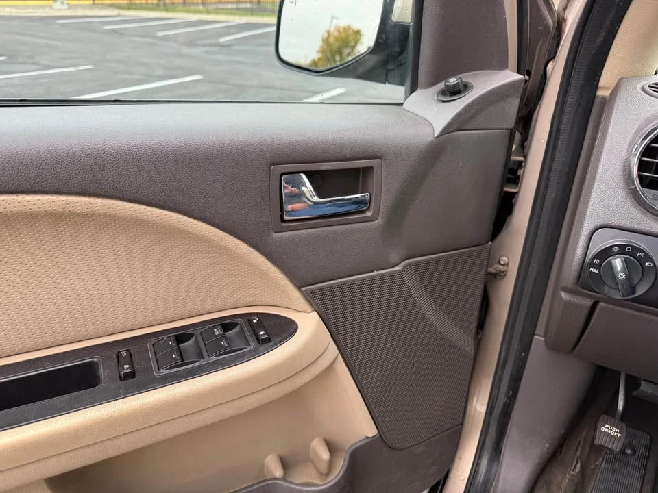 2008 Ford Taurus 5th Gen - Image 13 of 14