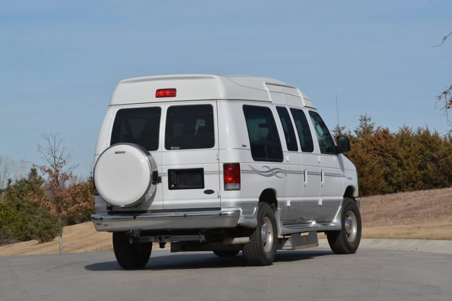 2008 Ford Econoline Van - Image 3 of 12