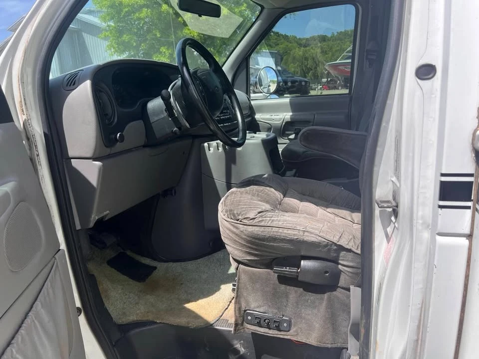 2008 Ford Econoline Van - Image 14 of 18