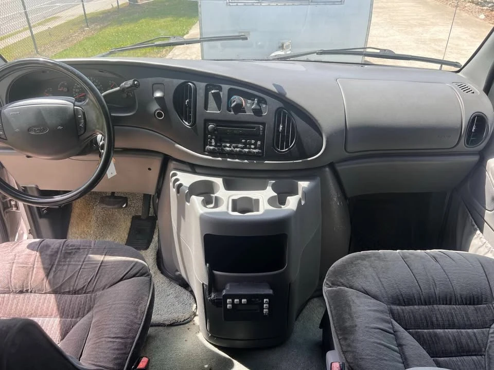 2008 Ford Econoline Van - Image 16 of 18