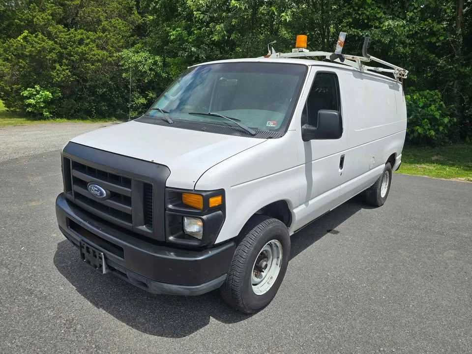 2008 Ford Econoline Van - Image 2 of 14